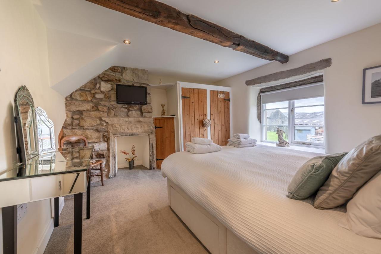 Westside Cottage, Newby, Clapham, Yorkshire Dales National Park, Famous Three Peaks, Near The Lake District, Pets Are Welcome Newby  Экстерьер фото
