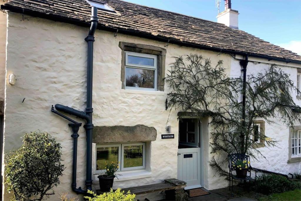 Westside Cottage, Newby, Clapham, Yorkshire Dales National Park, Famous Three Peaks, Near The Lake District, Pets Are Welcome Newby  Экстерьер фото