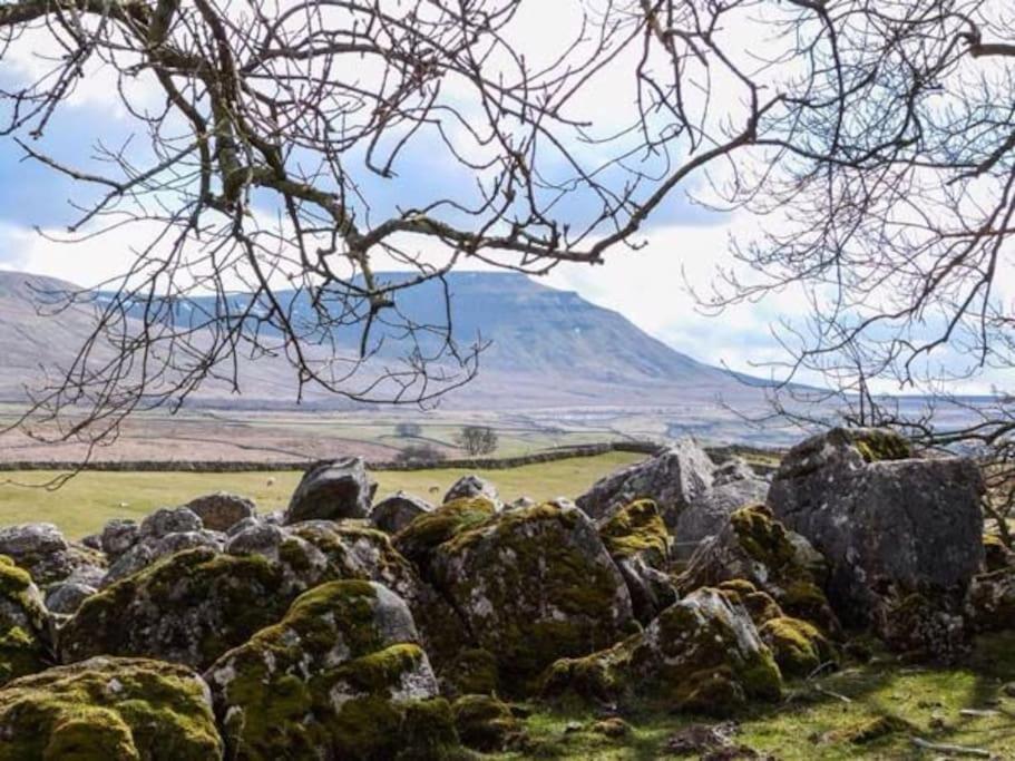 Westside Cottage, Newby, Clapham, Yorkshire Dales National Park, Famous Three Peaks, Near The Lake District, Pets Are Welcome Newby  Экстерьер фото