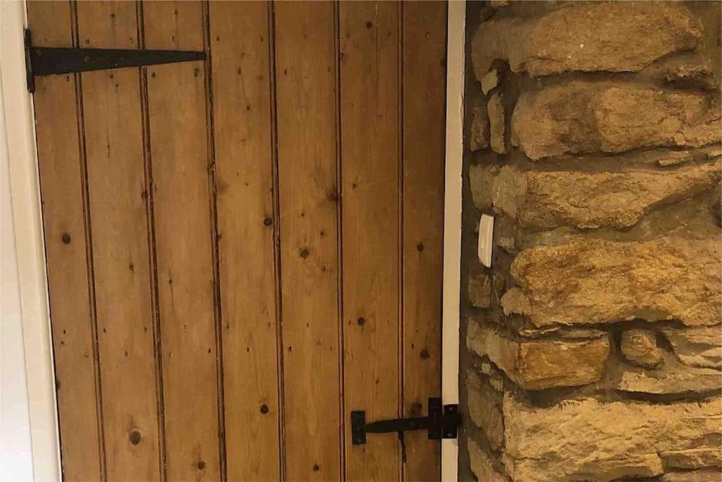 Westside Cottage, Newby, Clapham, Yorkshire Dales National Park, Famous Three Peaks, Near The Lake District, Pets Are Welcome Newby  Экстерьер фото