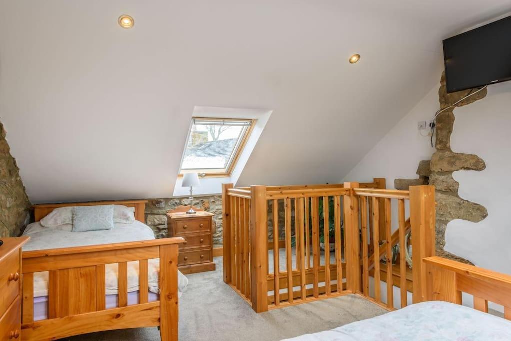 Westside Cottage, Newby, Clapham, Yorkshire Dales National Park, Famous Three Peaks, Near The Lake District, Pets Are Welcome Newby  Экстерьер фото