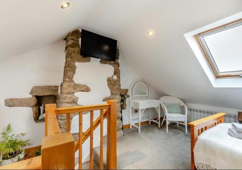 Westside Cottage, Newby, Clapham, Yorkshire Dales National Park, Famous Three Peaks, Near The Lake District, Pets Are Welcome Newby  Экстерьер фото